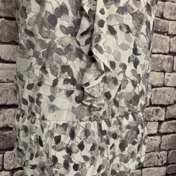 Halogen Gray & White Sleeveless Blouse - Picture 3 of 9